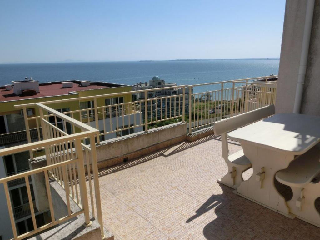 2 Bedroom Imperial Apartment With Panoramic Sea Views, Szveti Vlasz Kültér fotó