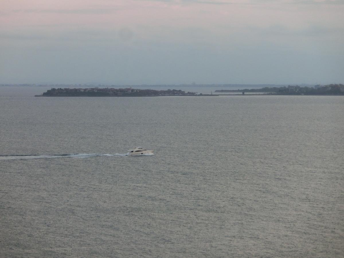 2 Bedroom Imperial Apartment With Panoramic Sea Views, Szveti Vlasz Kültér fotó